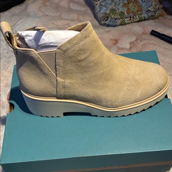 Toms Shoes - Toms Light Tan Ankle Booties